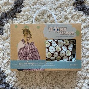 Used Booby Trapper nursing cover in excellent condition, comes with box!